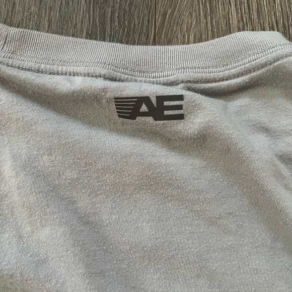 American Eagle Graphic Tee XS Gray “Finding Balance” Mountain Print - Picture 4 of 5